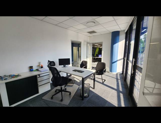 412M² OFFICE TO LET IN HOUGHTON ESTATE